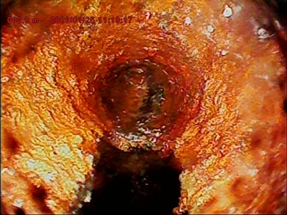 埋設部で穴あき　排水管の内視鏡調査